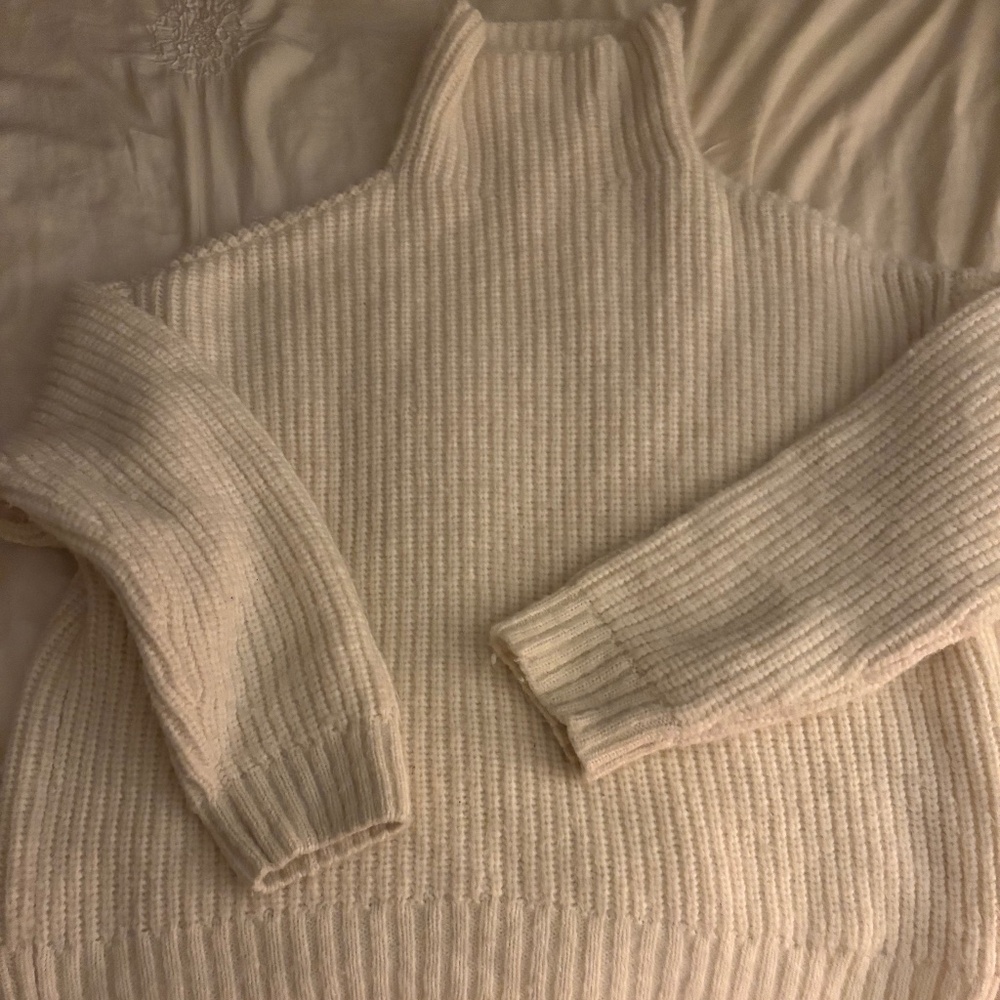 Meghan Markle Anine Bing Sweater